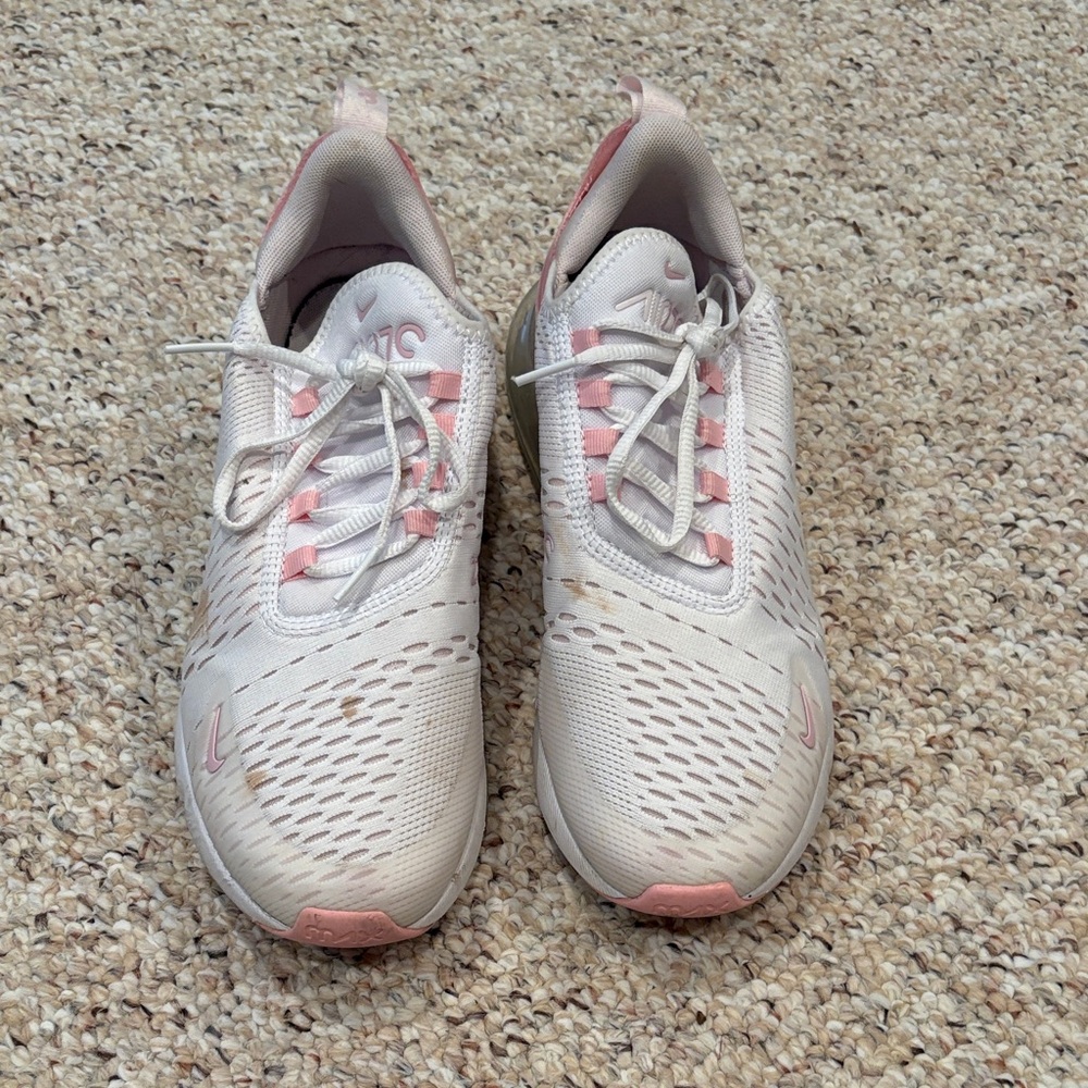 Nike Women's Light Pink and White Sneakers Air 270